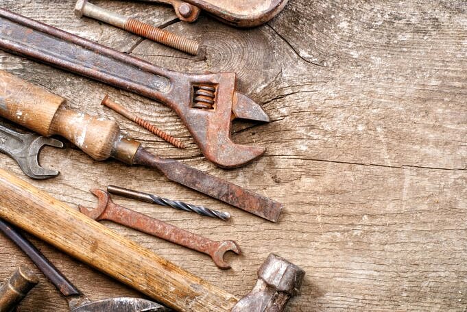Vinegar-Lets: How To Remove Rust From Tools